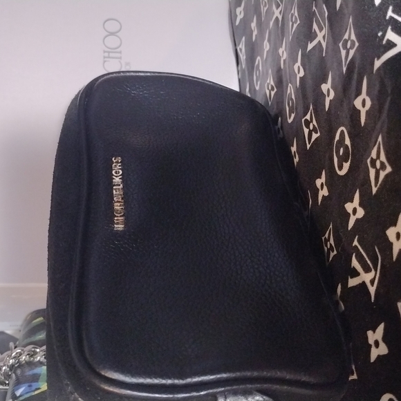 Michael Kors Handbags - Nwot Micheal kors Pebble leather belt bag black